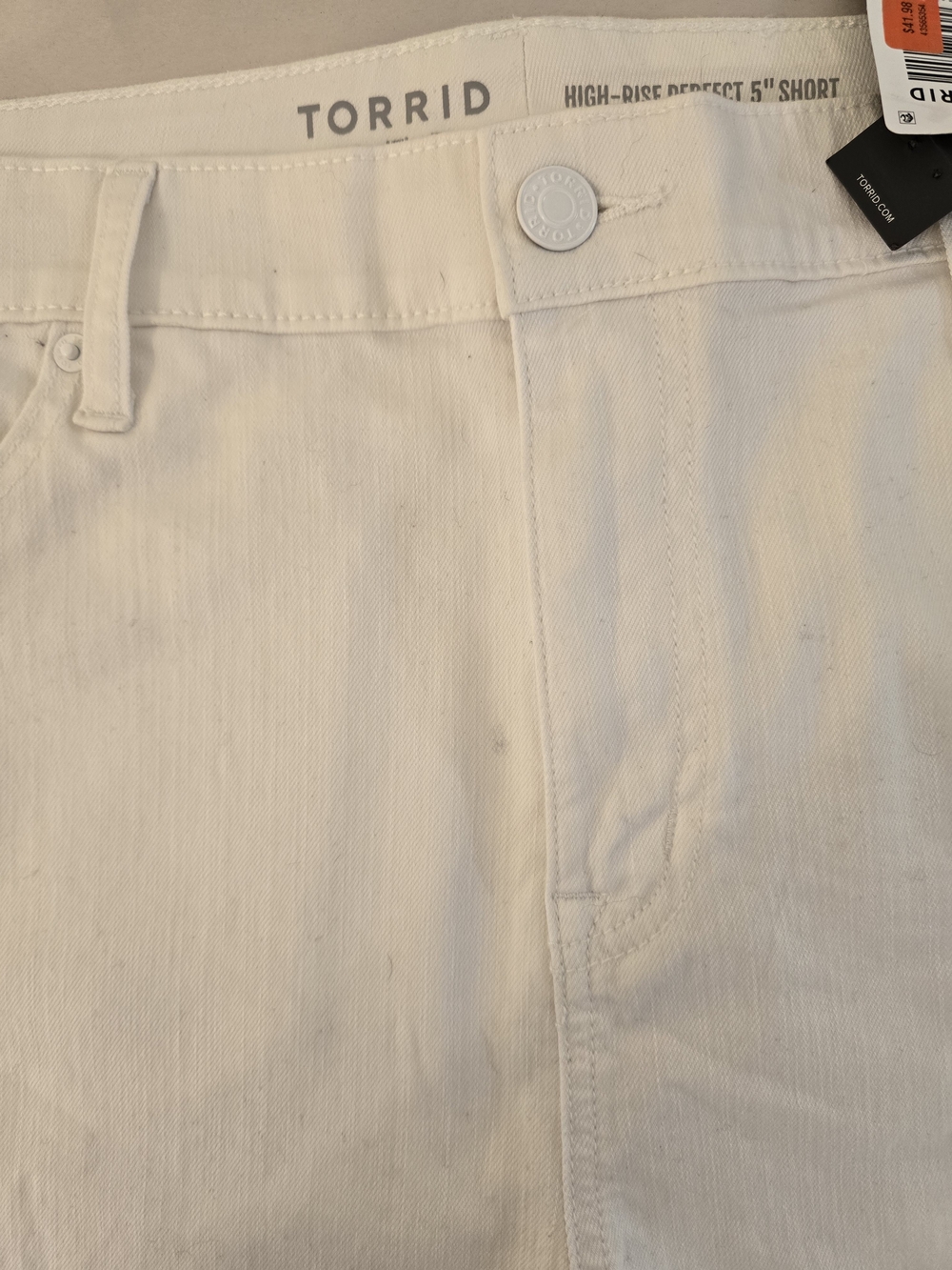TORRID White Denim Cutoff Shorts High Rise Frayed Hem NWT Plus Size 16 - Picture 3 of 16